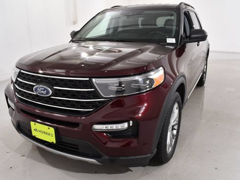 Used 2022 Ford Explorer XLT w/ Equipment Group 202A AWD/4WD image 2