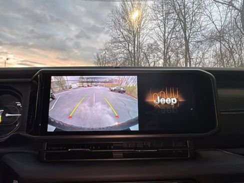 Used 2025 Jeep Wrangler Unlimited Rubicon 4xe w/ Safety Group image 21