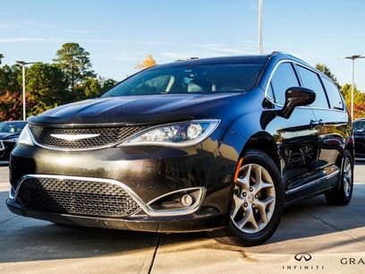 Used 2017 Chrysler Pacifica Touring-L Plus w/ Tire & Wheel Group