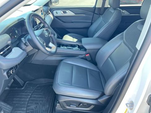 Used 2026 Ford Explorer Active w/ Active Comfort Package AWD/4WD image 10