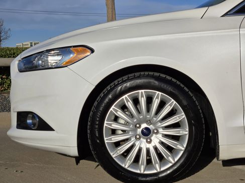 Used 2016 Ford Fusion SE w/ Equipment Group 502A image 11