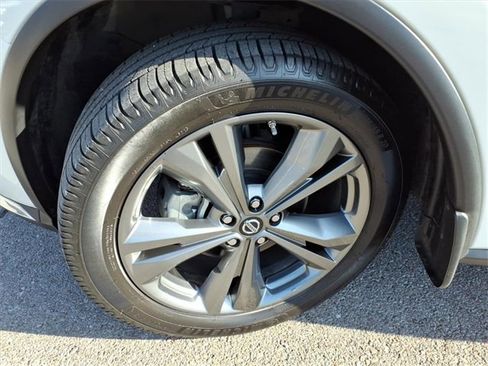 Certified 2019 Nissan Murano Platinum w/ Cargo Package image 24