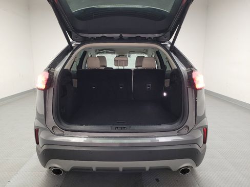 Used 2023 Ford Edge Titanium image 29