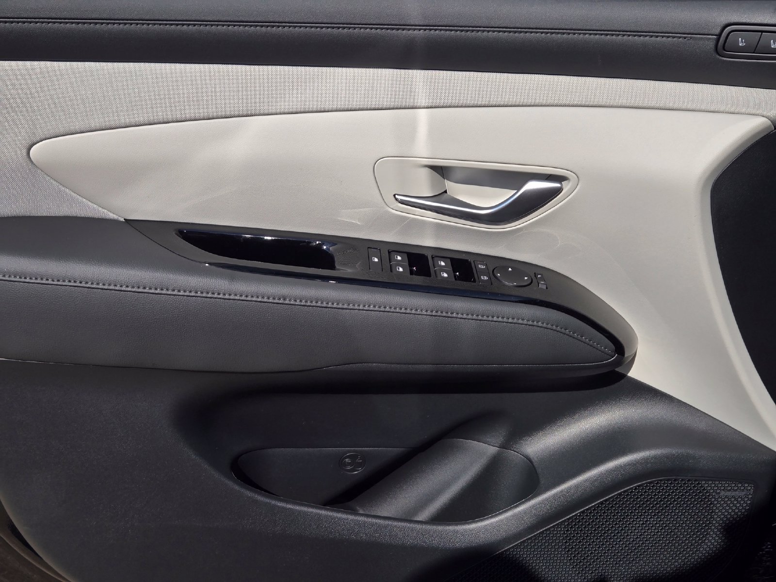 New 2026 Hyundai Tucson Limited FWD image 19