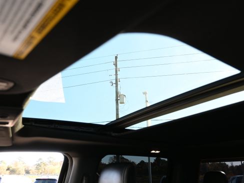 Used 2022 Ford F250 Platinum w/ Tremor Off-Road Package image 34