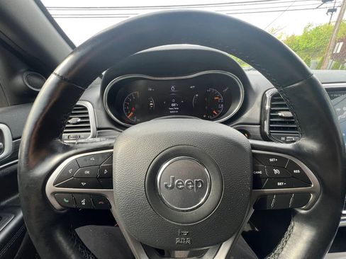 Used 2021 Jeep Grand Cherokee Limited image 19