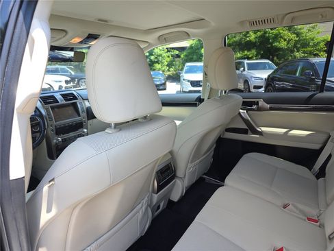 Used 2021 Lexus GX 460 Premium w/ Premium Package AWD/4WD image 16