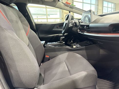 Certified 2025 Toyota Prius Plug-In Hybrid image 25