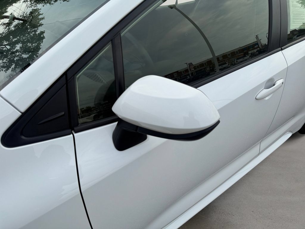 Used 2025 Toyota Corolla LE FWD image 10