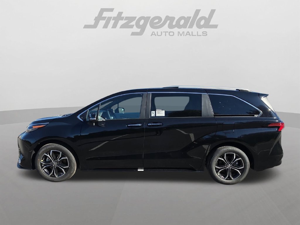 Used 2026 Toyota Sienna Platinum AWD/4WD image 14