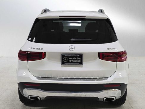 Certified 2026 Mercedes-Benz GLB 250 4MATIC image 4