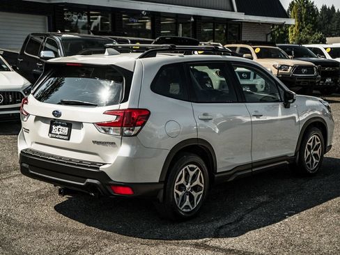 Used 2020 Subaru Forester Premium AWD/4WD image 15