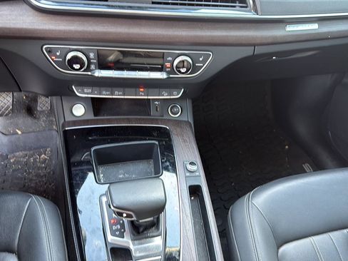 Used 2021 Audi Q5 Premium Plus w/ Premium Plus Package image 19