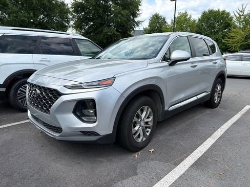 Used 2020 Hyundai Santa Fe SE FWD image 2