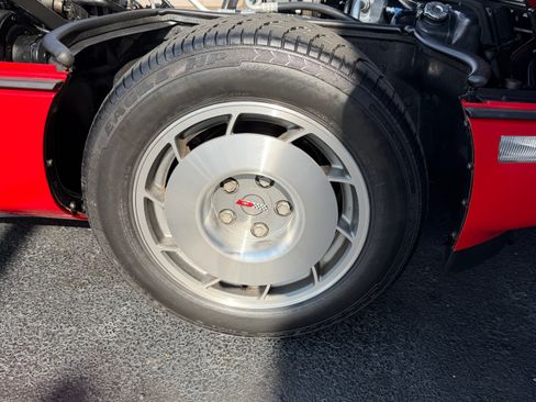Used 1987 Chevrolet Corvette Convertible RWD image 24