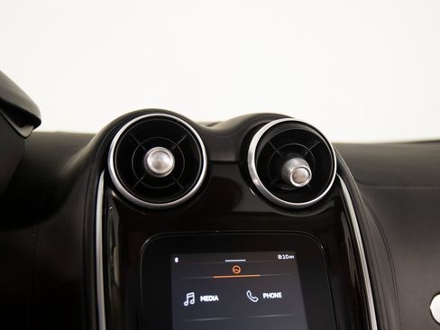 Used 2023 McLaren GT image 19