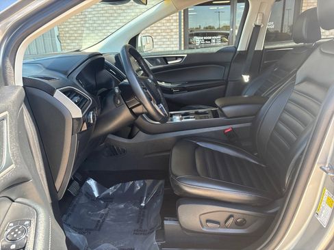 Used 2024 Ford Edge SEL image 3
