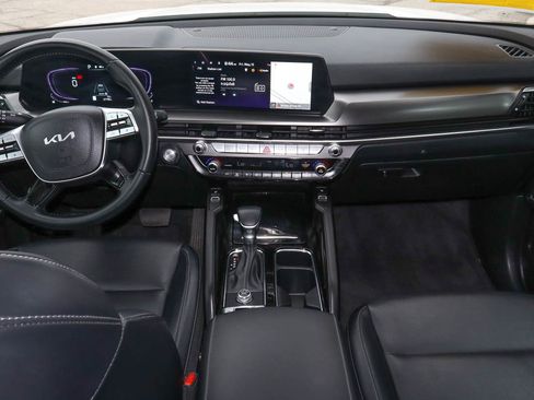 Used 2025 Kia Telluride S FWD image 11