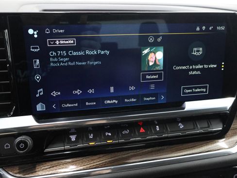 Used 2024 Chevrolet Silverado 2500 LT w/ Z71 Sport Edition image 11