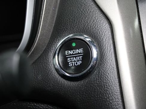 Used 2019 Ford Fusion SE image 13