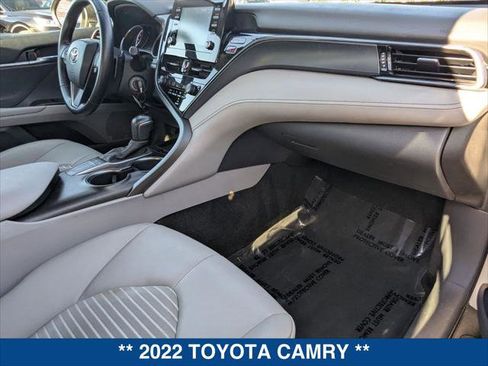 Used 2022 Toyota Camry SE image 23