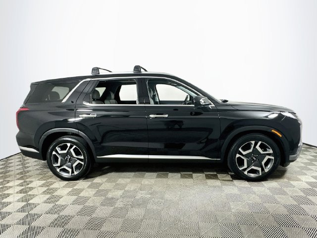 Used 2025 Hyundai Palisade SEL FWD image 2