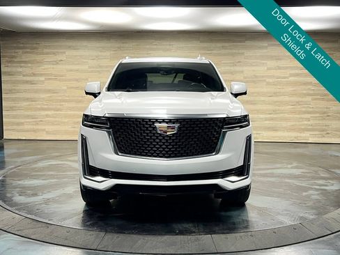Used 2024 Cadillac Escalade Premium Luxury AWD/4WD image 9