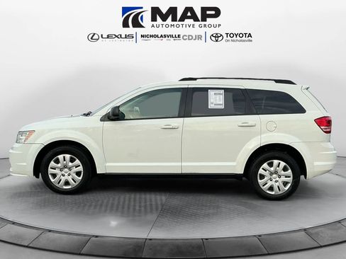 Used 2020 Dodge Journey SE w/ SE Popular Equipment Group image 2