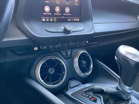 Used 2020 Chevrolet Camaro LT RWD image 30