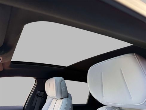 Used 2025 Cadillac Lyriq Sport image 22