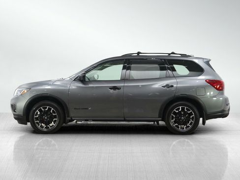 Used 2020 Nissan Pathfinder SL image 2