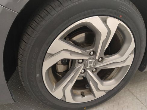 Used 2019 Honda Accord EX image 31