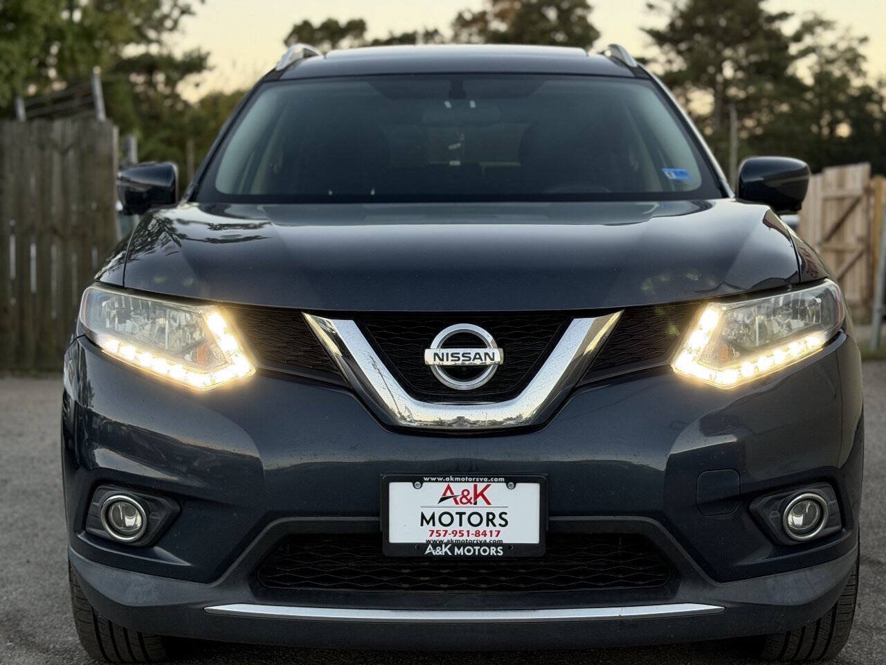 Used 2016 Nissan Rogue SV w/ SV Premium Package AWD/4WD image 3