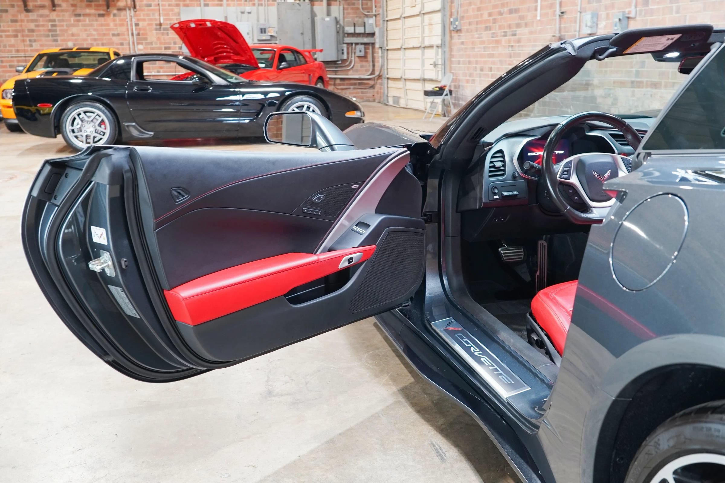 Used 2017 Chevrolet Corvette Stingray Coupe RWD image 38