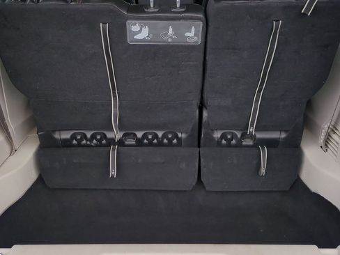 Used 2018 Chrysler Pacifica Touring-L image 38