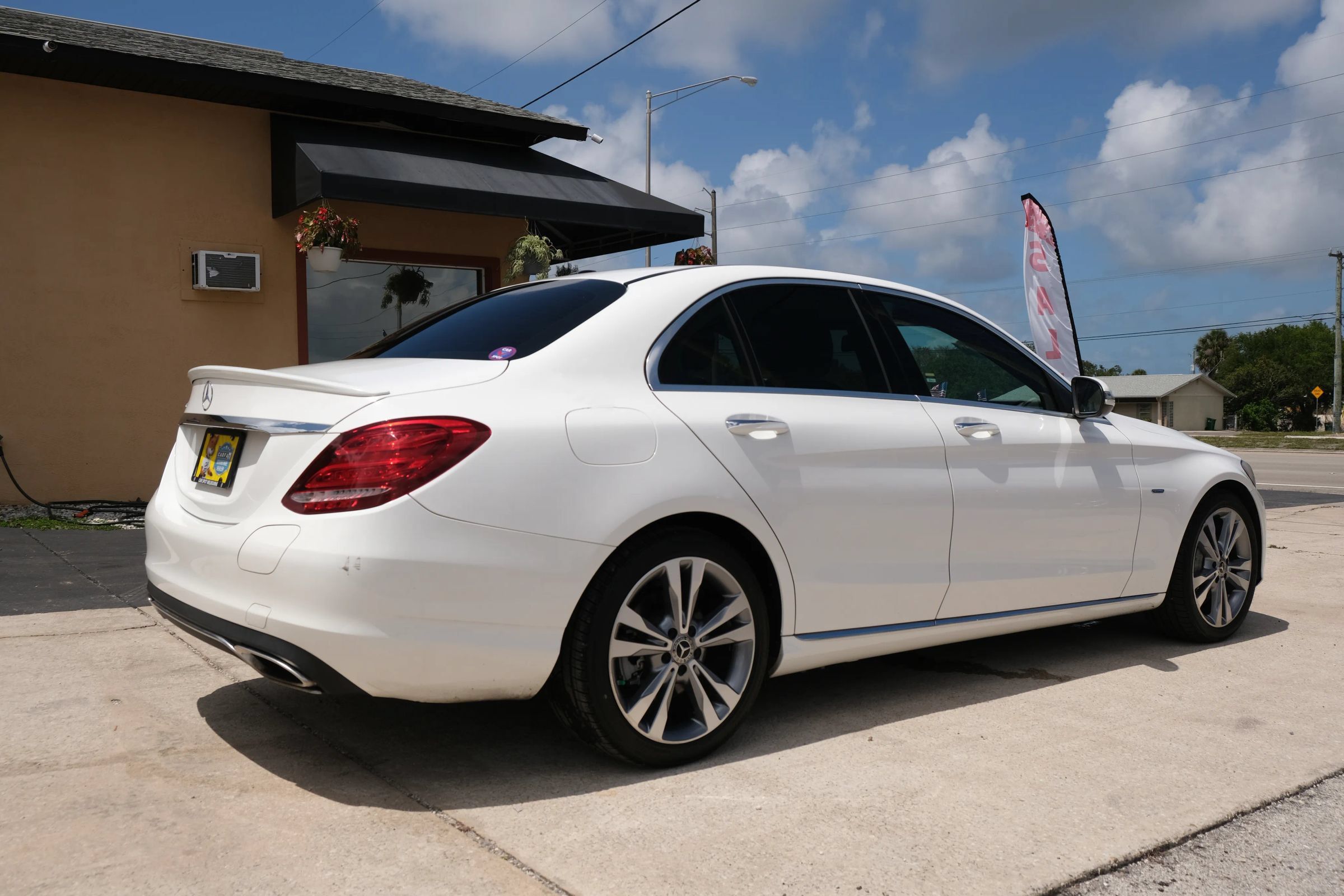 Used 2018 Mercedes-Benz C 350e Sedan image 5