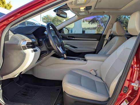 Used 2019 Nissan Altima 2.0 Edition One image 10