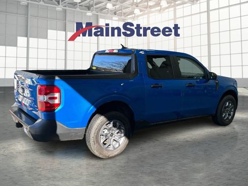 Used 2025 Ford Maverick XLT w/ Equipment Group 302A image 5