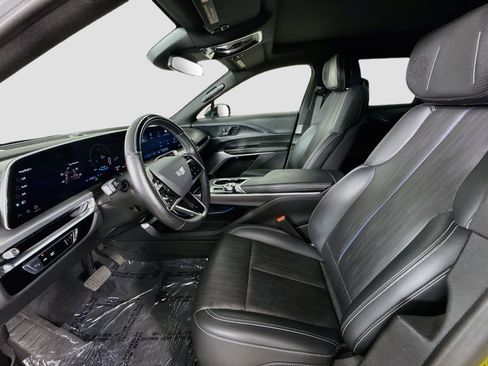 Used 2024 Cadillac Lyriq Luxury AWD/4WD image 24