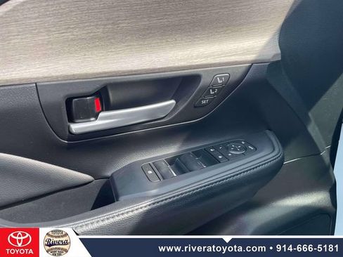 Certified 2024 Toyota Grand Highlander AWD image 19