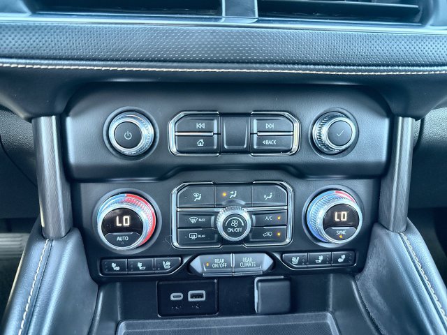 Used 2024 GMC Yukon XL AT4 w/ AT4 Premium Plus Package AWD/4WD image 18