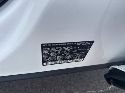 Certified 2024 Volkswagen Atlas Peak Edition SEL AWD/4WD image 23