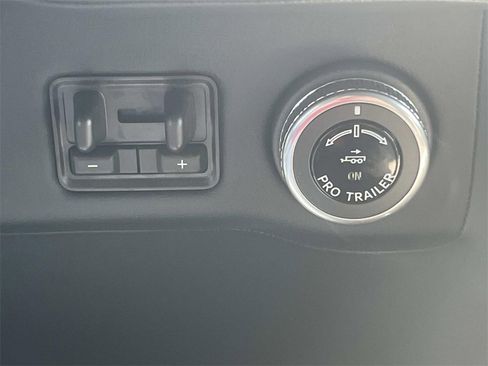 New 2025 Lincoln Navigator Reserve w/ Jet Appearance Package image 27