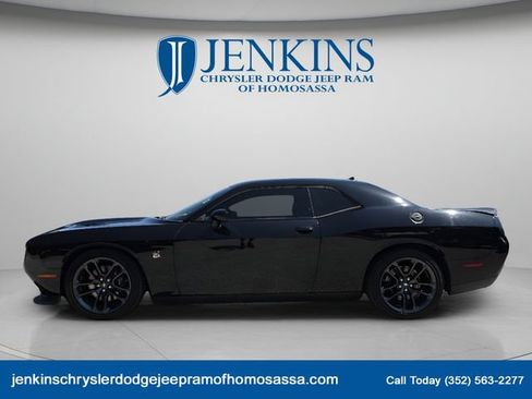 Used 2021 Dodge Challenger R/T Scat Pack RWD image 7