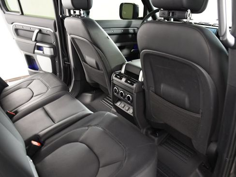 Used 2024 Land Rover Defender 130 X-Dynamic SE AWD/4WD image 22