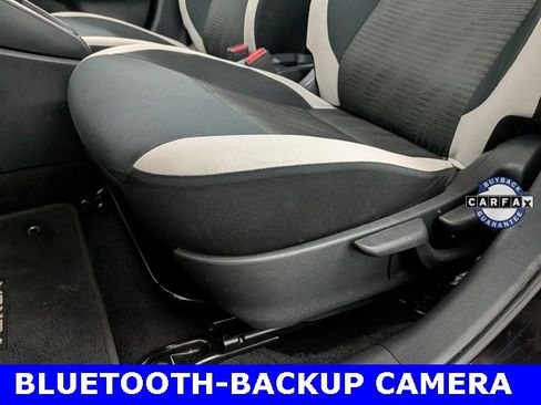 Used 2020 Nissan Versa SV w/ Trunk Package image 13