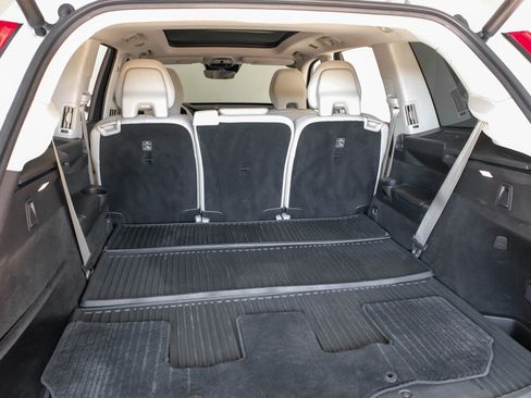 Used 2019 Volvo XC90 T5 Momentum image 56