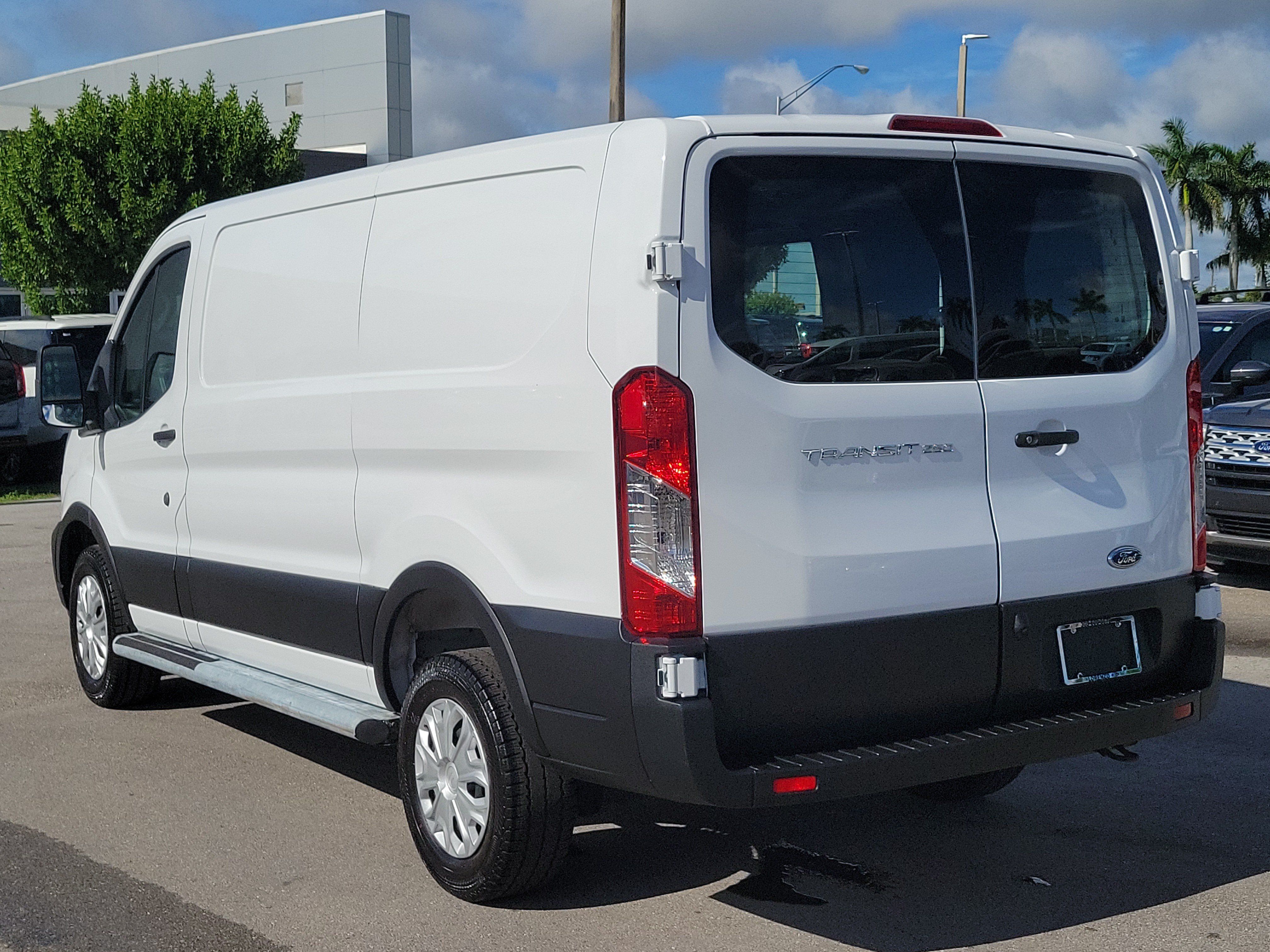 Used 2025 Ford Transit 250 Low Roof w/ Exterior Upgrade Package RWD image 7