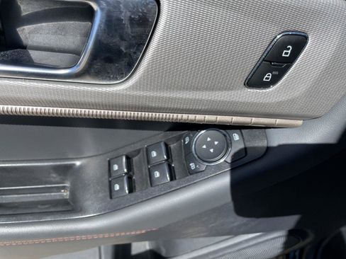 Used 2025 Ford Explorer Active image 10