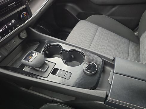 Certified 2023 Nissan Rogue SV image 23